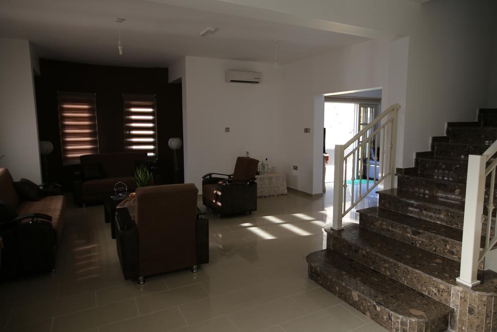 Villa Melyia คาโตเปียร์กอส ห้อง รูปภาพ